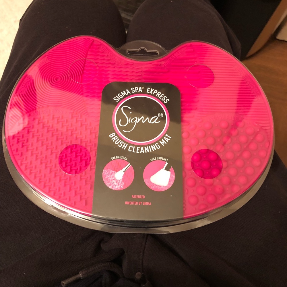 Authentic sigma spa express brush cleaning mat